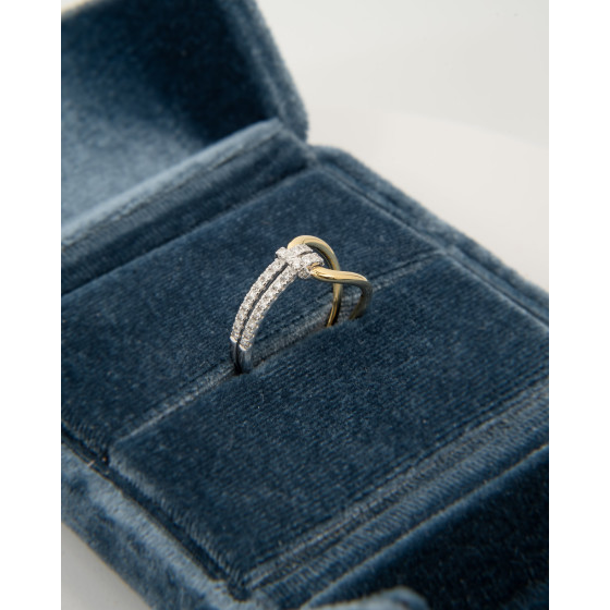 2-tone slip knot ring in 18k gold