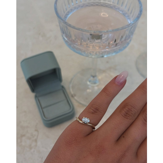 ‘Cleo’ diamond pinky ring
