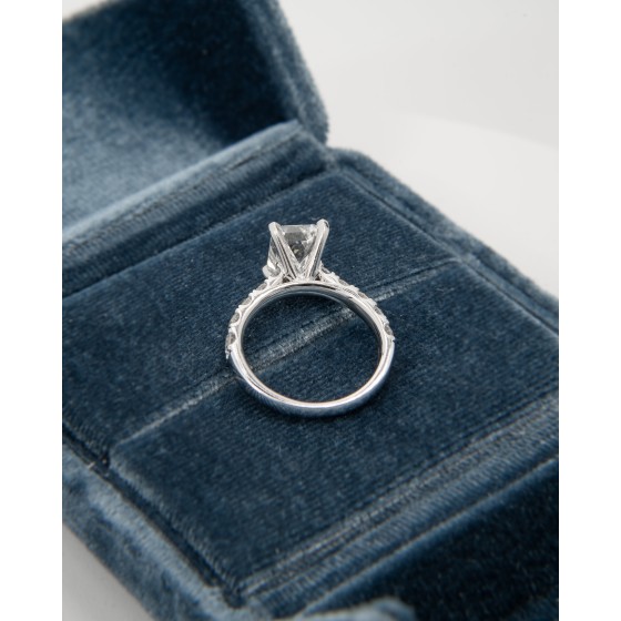 18kt 3ct emerald cut ring 3/4 pave