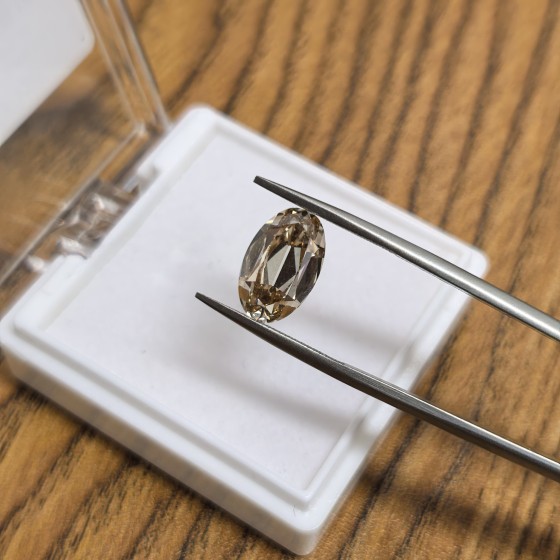 Champagne diamond/Oval Old Mine/3.72CT/IGI/FANCY BROWN
